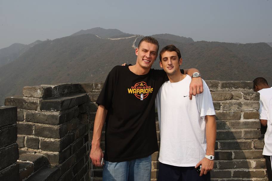 Sulla Grande Muraglia, con Andris Biedrins, durante la preseason 2008